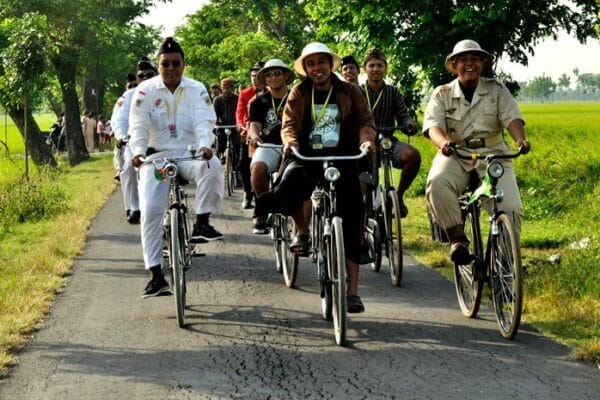 Sepeda Onthel di Indonesia dan Luar negeri