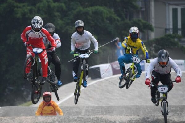 Balap BMX: Sejarah Singkat dan Perkembangannya Sejarah Singkat Balap sepeda BMX