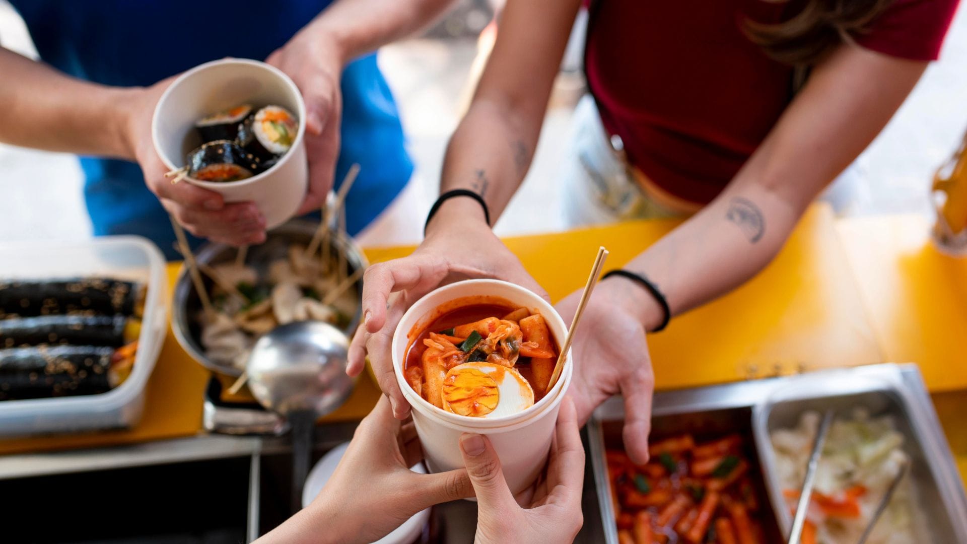 Makanan street food terbaik di Indonesia