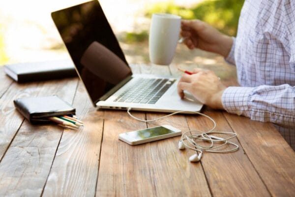 Work-Life Balance di Era Hybrid Working: Tips dan Tantangan Work-Life Balance di Era Hybrid Working