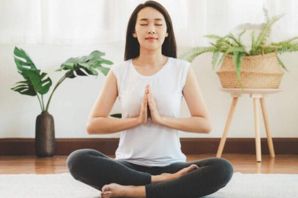 Susah Tidur? Ini 5 Olahraga Malam yang Bantu Tidur Lebih Nyenyak! Bye-bye Insomnia! Olahraga Malam Yoga